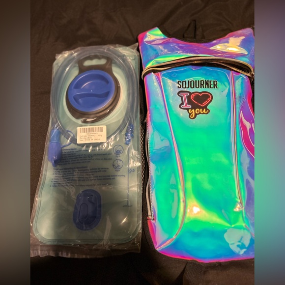 Sojourner “I love You” Hydration Backpack with brand new bladder - Picture 8 of 10